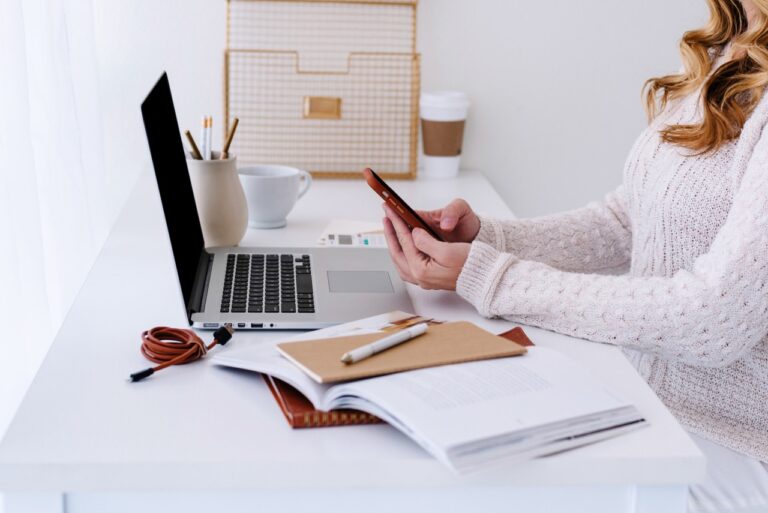 15 Must Have Blogger Tools (Apps, Plugins, and More!)
